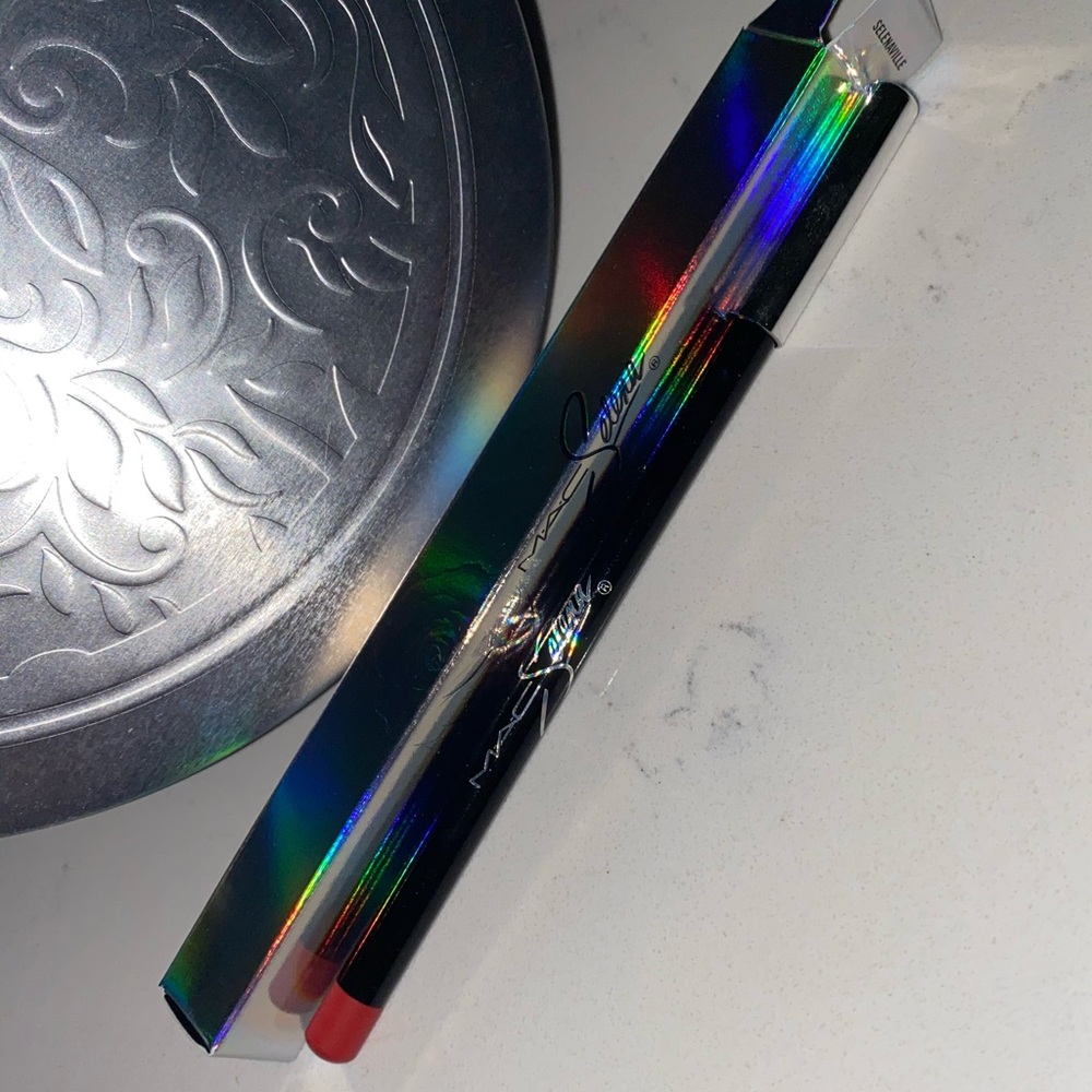 Mac Selena Lip Liner